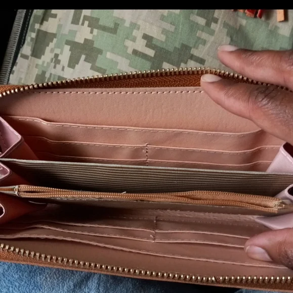Tan Wallet only - Picture 4 of 4